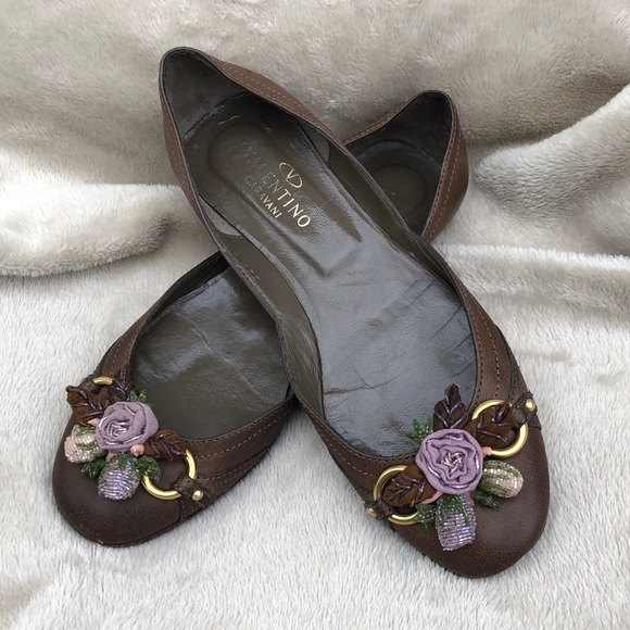 Valentino Garavani Shoes - VALENTINO GARAVANI Ballet Flat Embeleshed with Beaded Silk Flowers